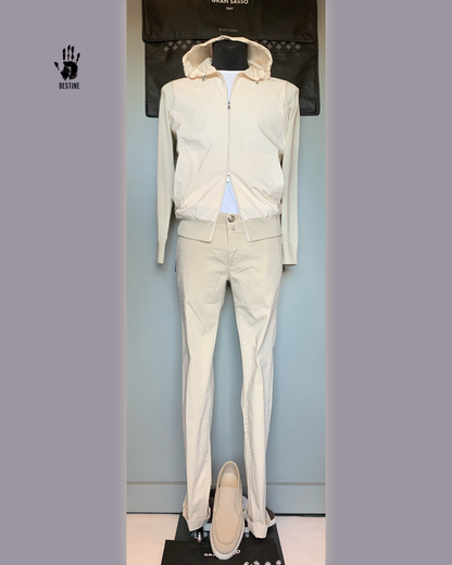 Idea 38: One pair of trousers. Seven different looks.